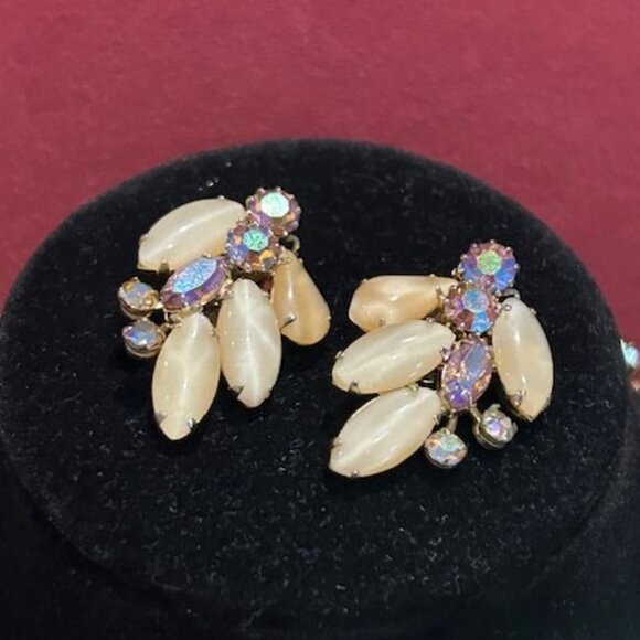 WEISS Aurora AB Rhinestone Cream Molded Glass Necklace and Earrings SET - Picture 9 of 13